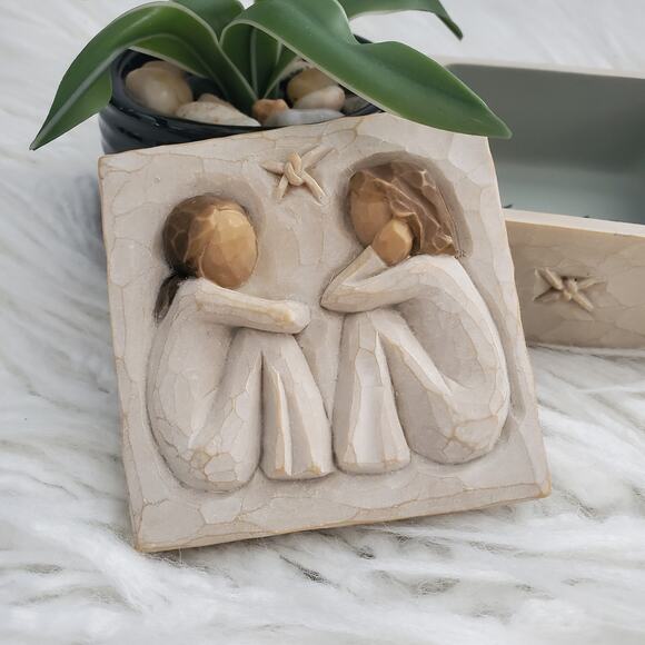 Willow Tree Hand Carved Friendship Trinket Jewelry Keepsake Box - Picture 3 of 8